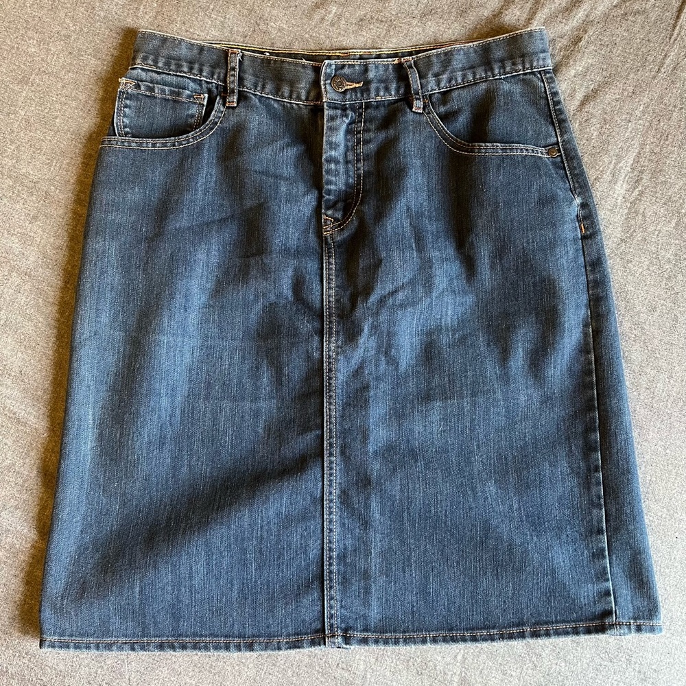 Old Navy high rise denim skirt size 8